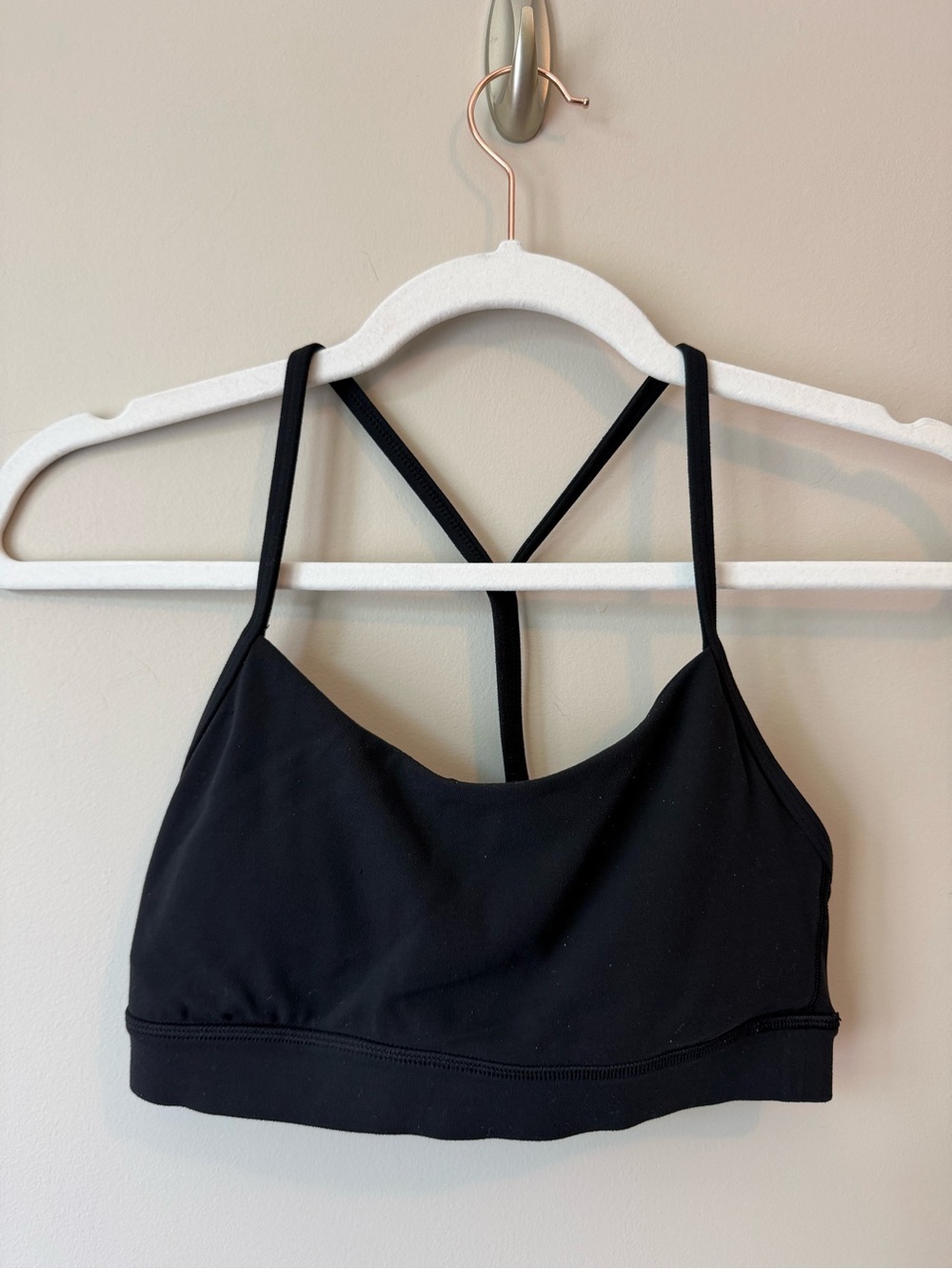 Lululemon Flow Y Black Sports Bra Size 4 Removable Pads VGUC